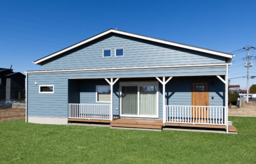 ラフさと機能美が調和する、カリフォルニアスタイルの平屋