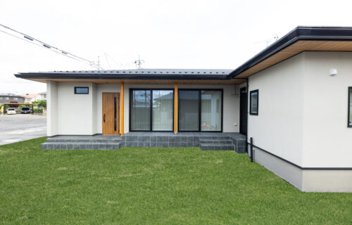 回遊動線の暮らしやすいシンプルモダンなお住まい
